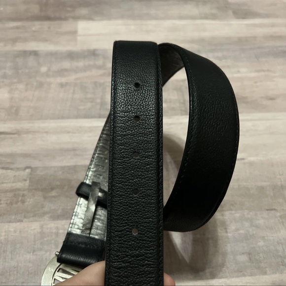 DKNY Women’s Subway Token Logo-Buckle Belt 36” (L) - Picture 4 of 6